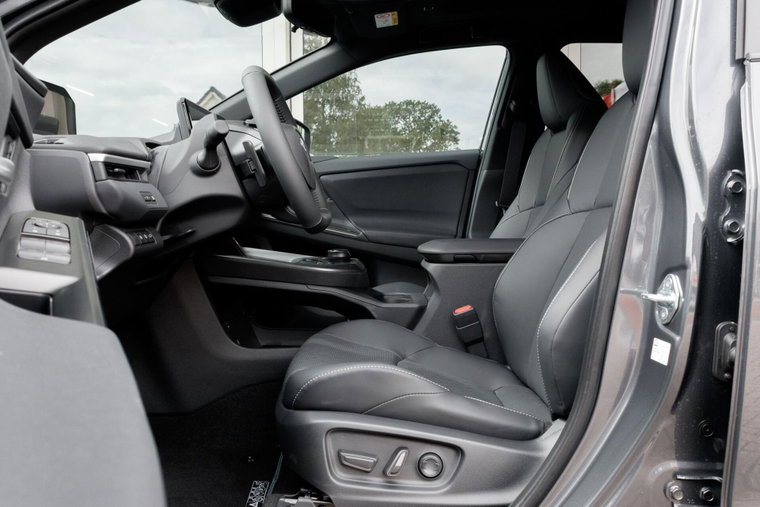 Vehicle Image 10