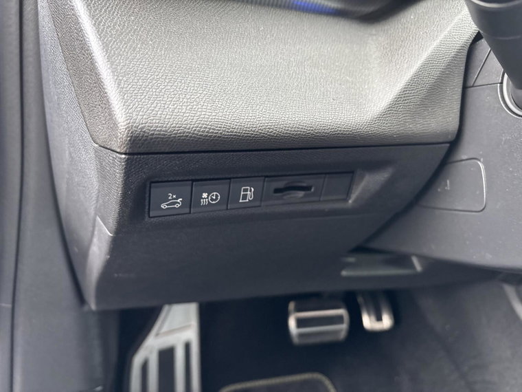 Vehicle Image 26