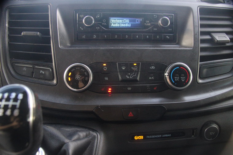Vehicle Image 16
