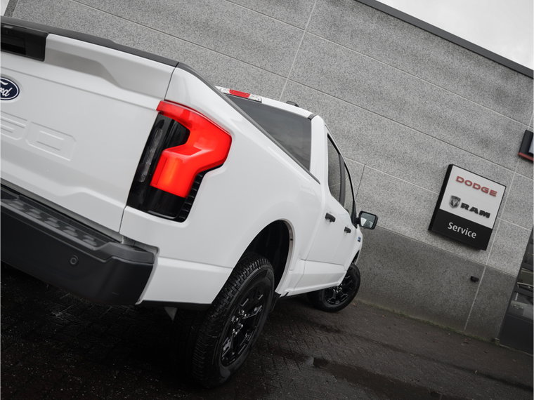 Vehicle Image 28