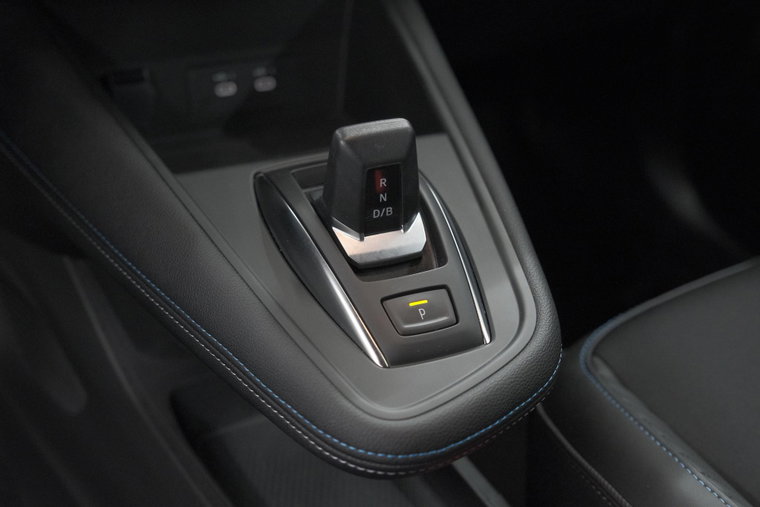 Vehicle Image 32