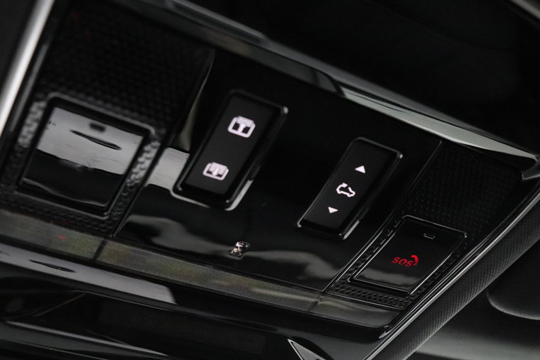 Vehicle Image 33