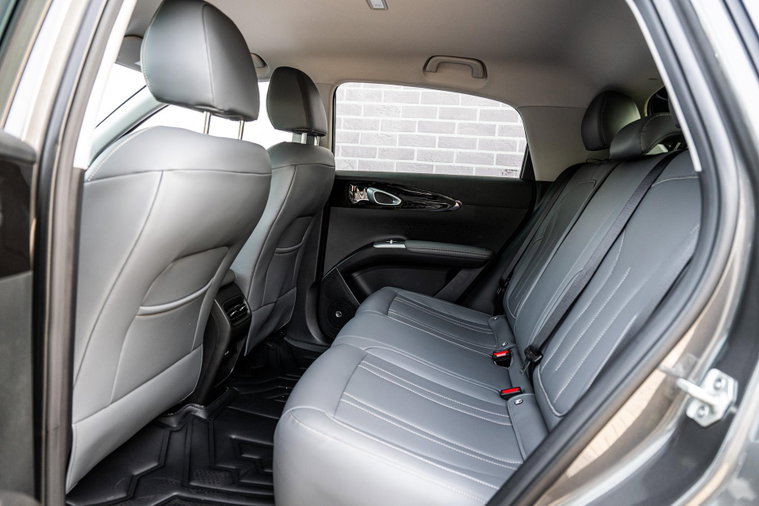 Vehicle Image 8