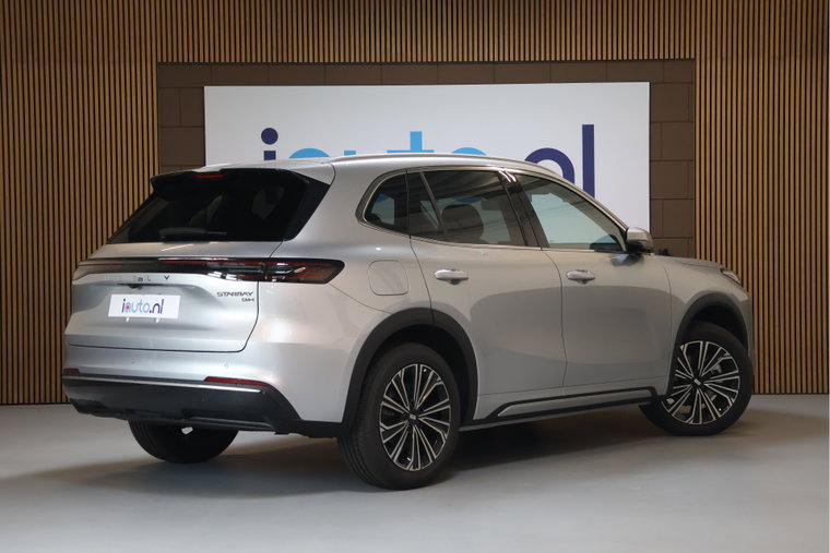 Vehicle Image 4