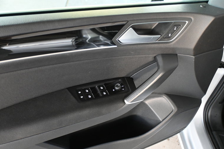 Vehicle Image 38