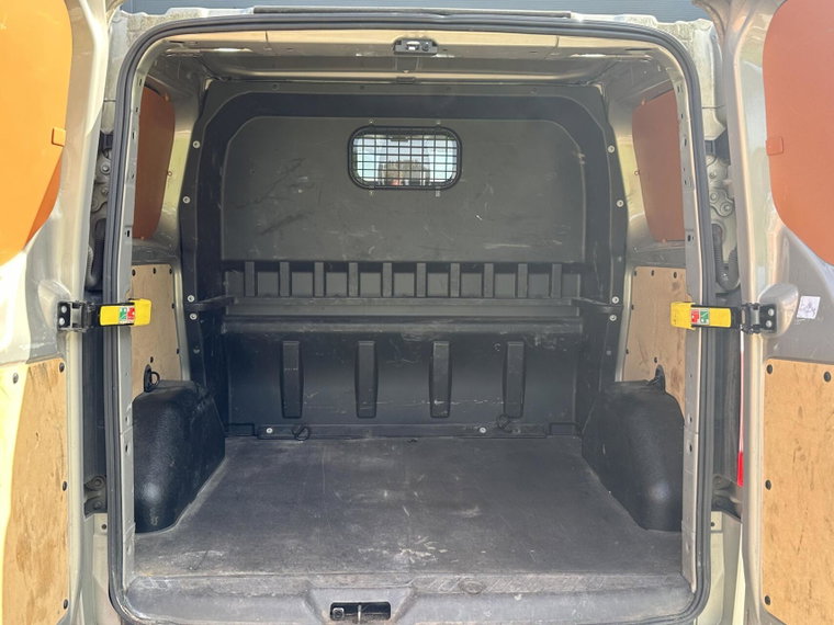 Vehicle Image 19
