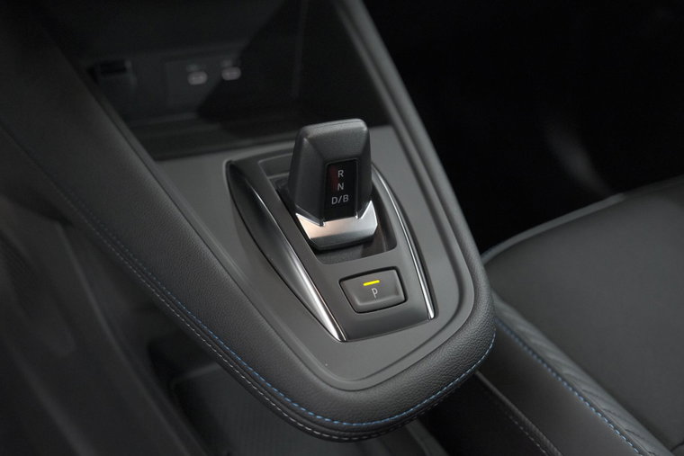 Vehicle Image 32