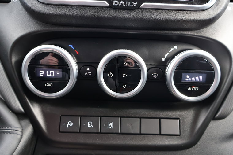 Vehicle Image 26