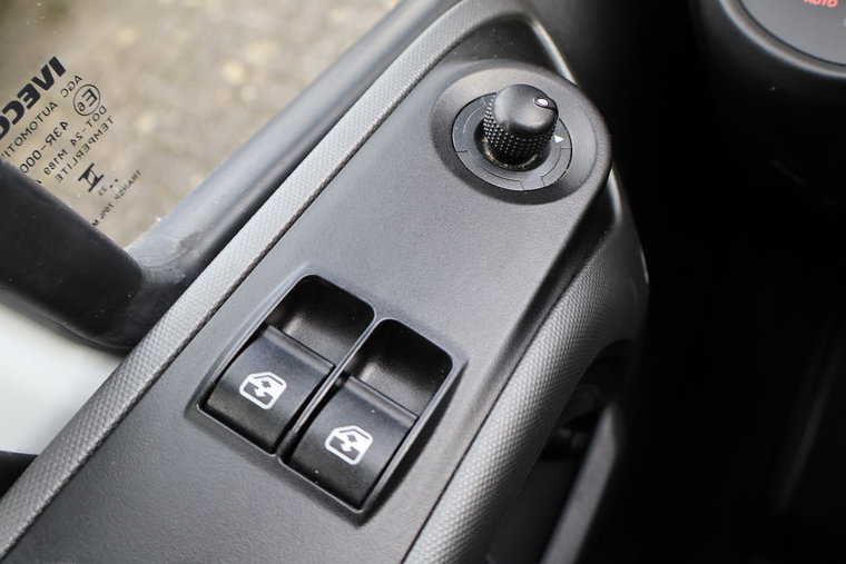 Vehicle Image 28