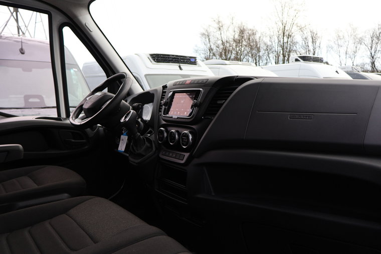 Vehicle Image 37