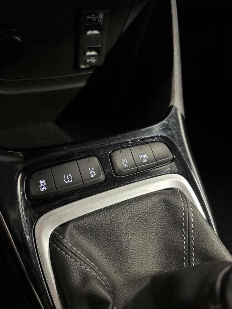 Vehicle Image 28