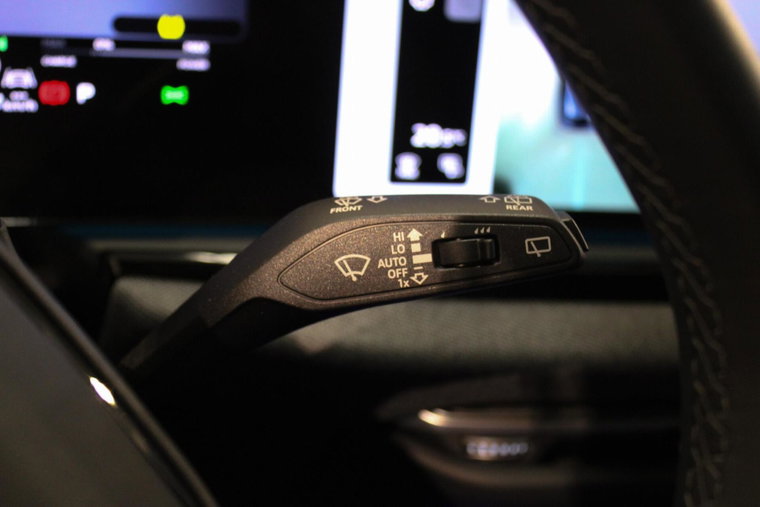 Vehicle Image 33