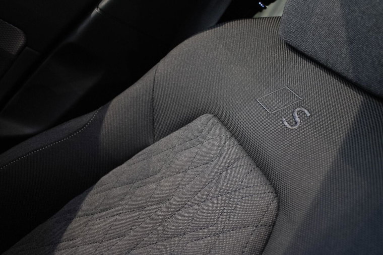 Vehicle Image 37