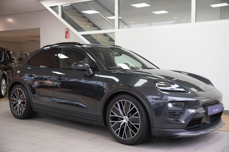 Vehicle Image 36