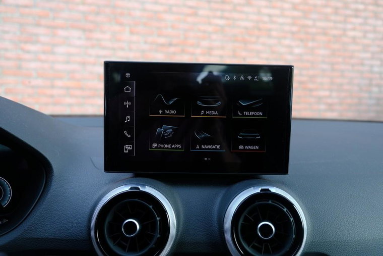 Vehicle Image 17
