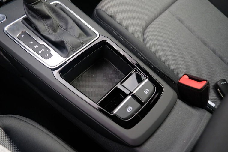 Vehicle Image 23