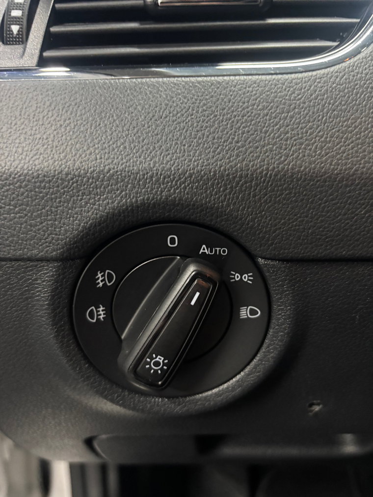 Vehicle Image 27