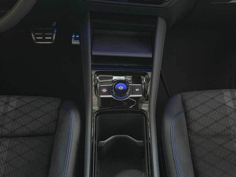 Vehicle Image 42