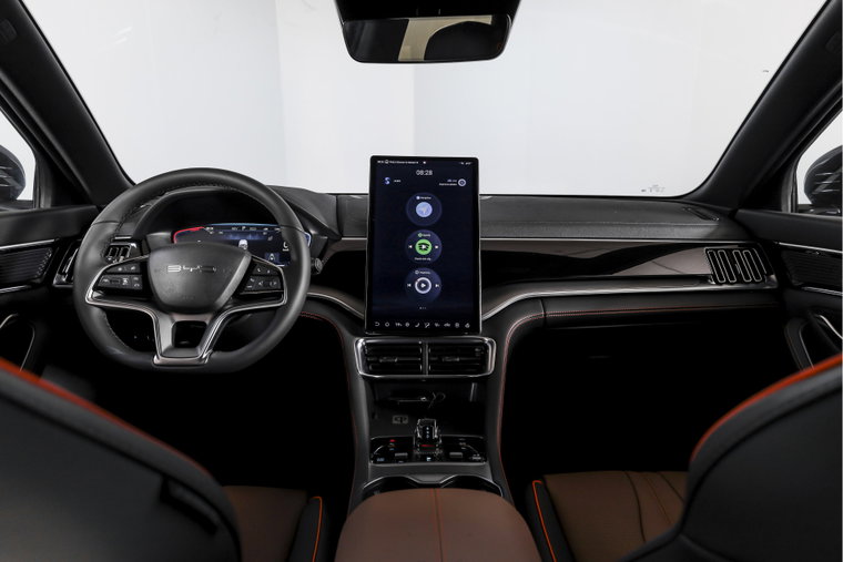 Vehicle Image 4