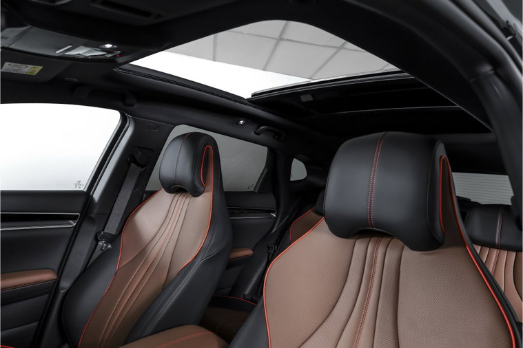 Vehicle Image 8