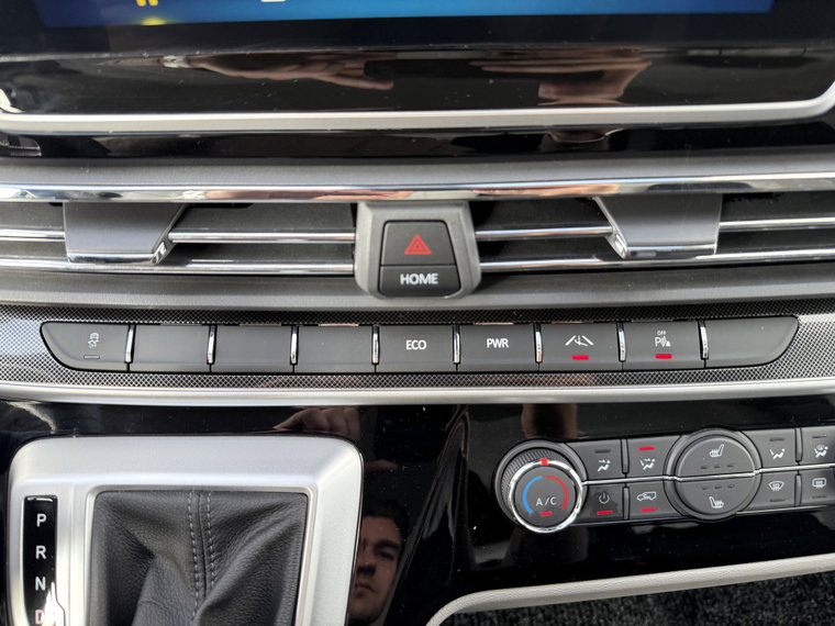 Vehicle Image 26