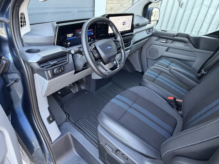 Vehicle Image 23