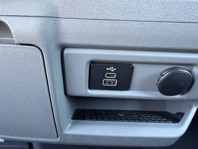 Vehicle Image 37