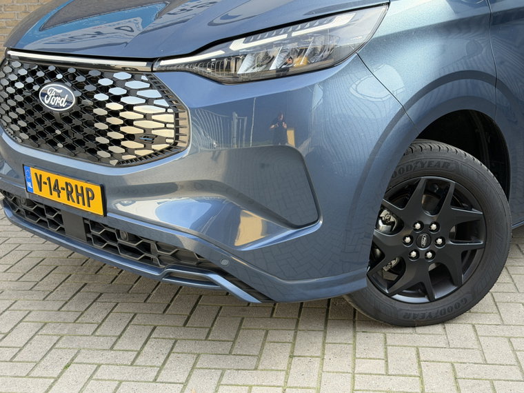 Vehicle Image 48