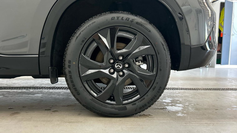 Vehicle Image 14