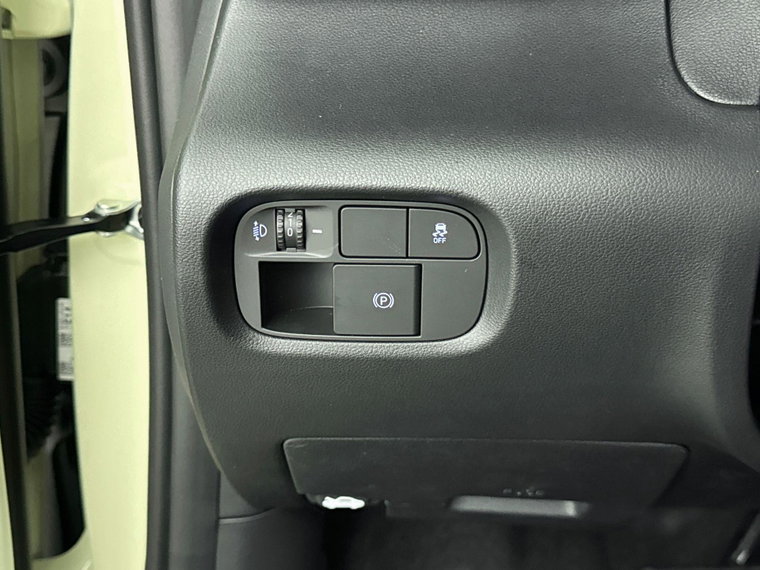 Vehicle Image 26
