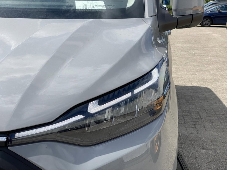 Vehicle Image 35