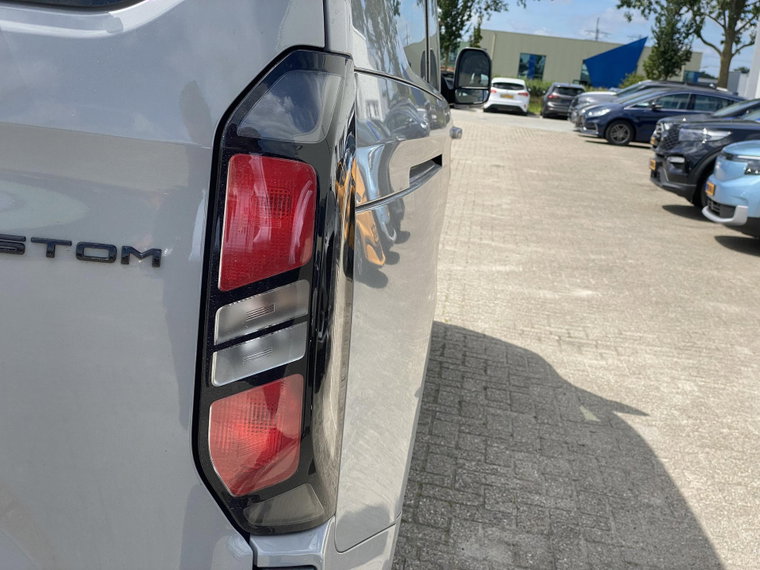 Vehicle Image 37