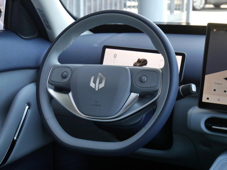 Vehicle Image 18