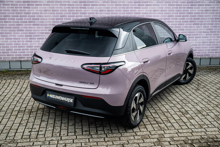 Vehicle Image 16