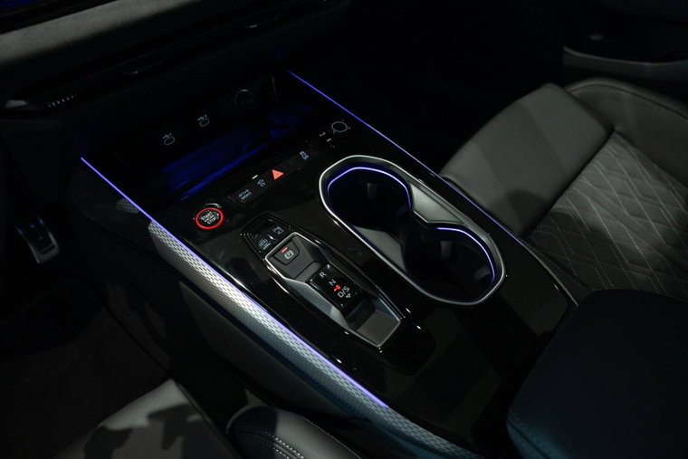 Vehicle Image 30