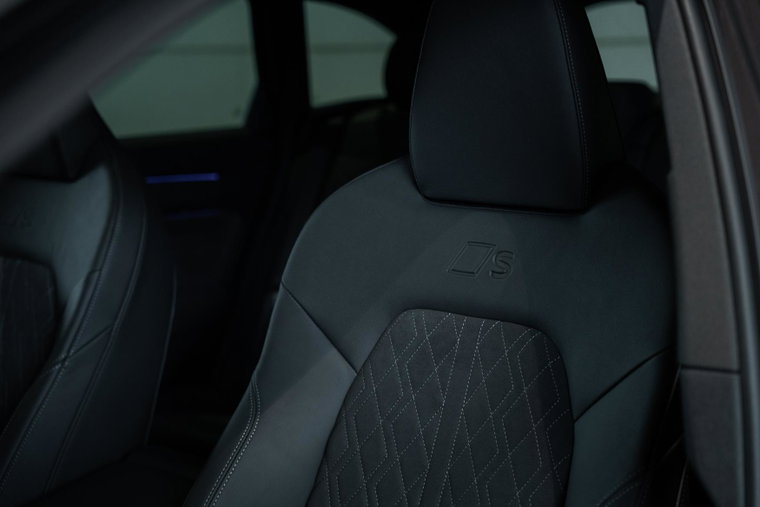Vehicle Image 42