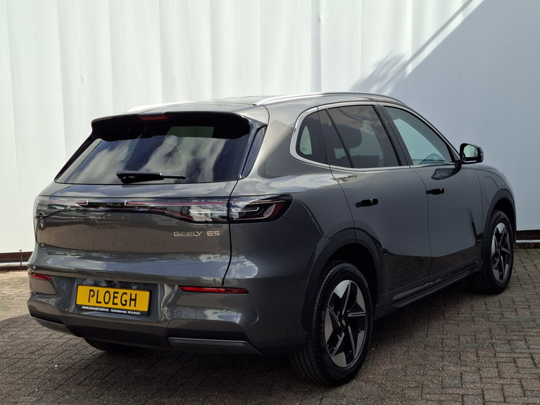 Vehicle Image 18