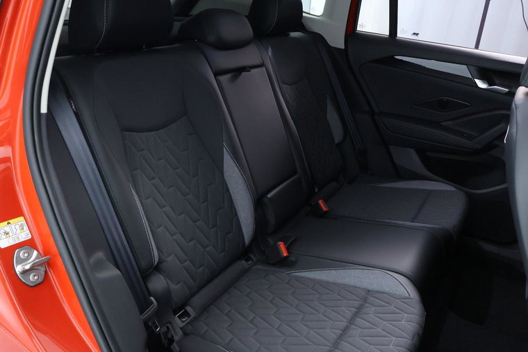 Vehicle Image 15