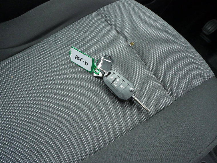Vehicle Image 19