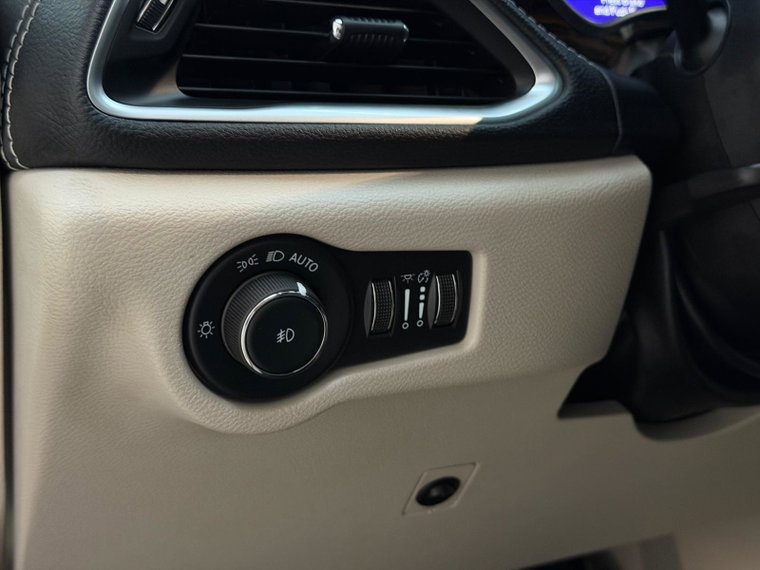 Vehicle Image 27
