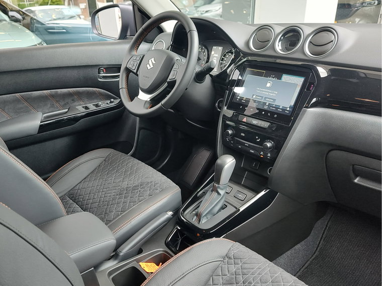 Vehicle Image 9
