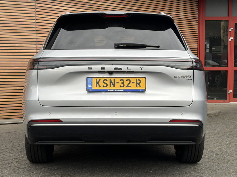Vehicle Image 13