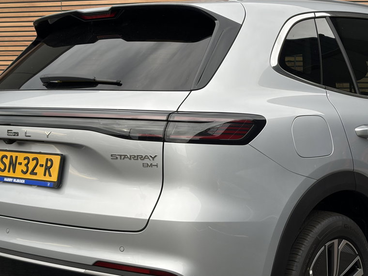 Vehicle Image 15