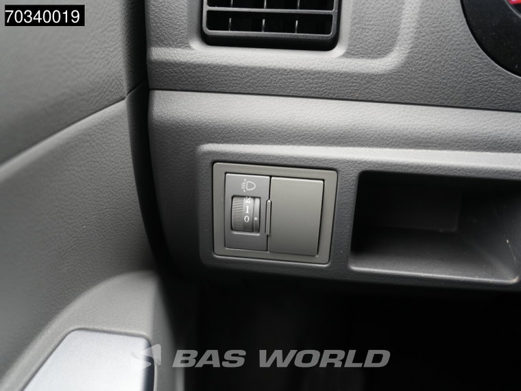 Vehicle Image 33