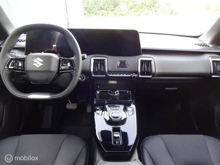 Vehicle Image 10