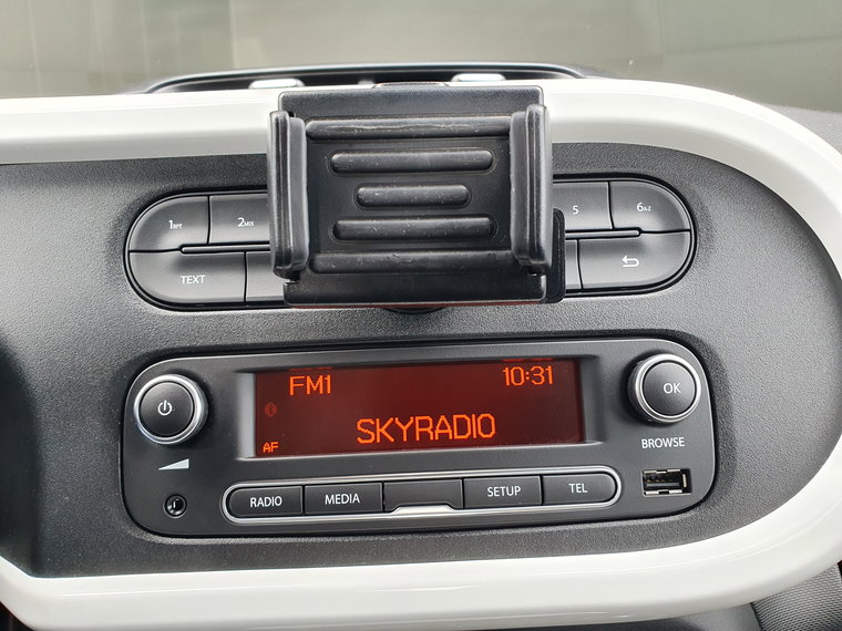 Vehicle Image 25
