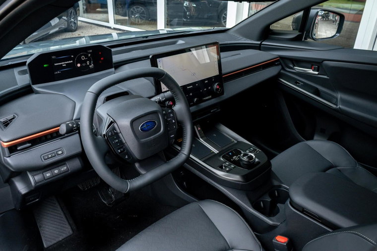 Vehicle Image 8