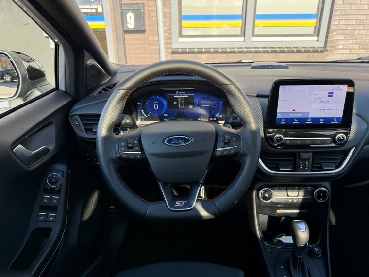 Vehicle Image 30