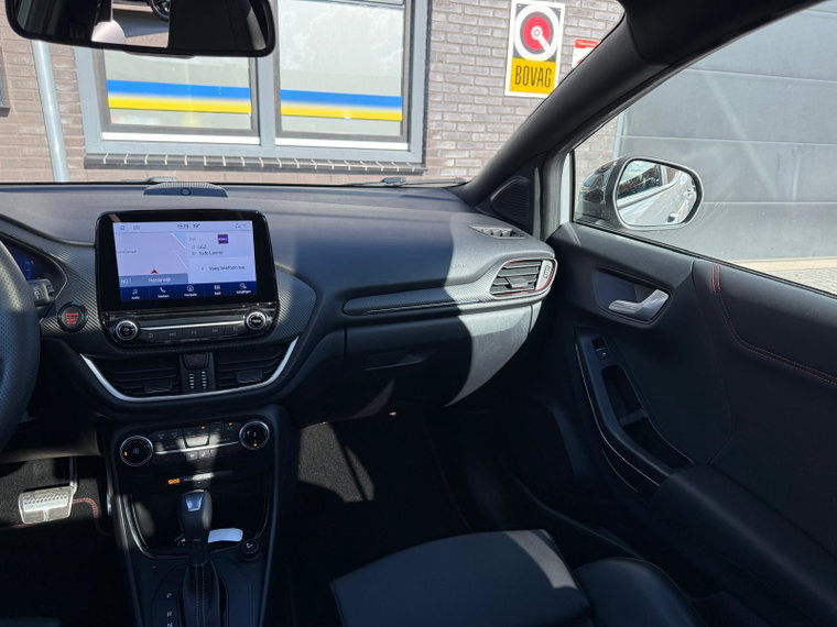Vehicle Image 33