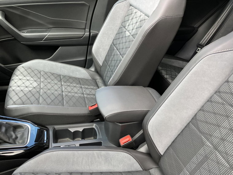 Vehicle Image 38